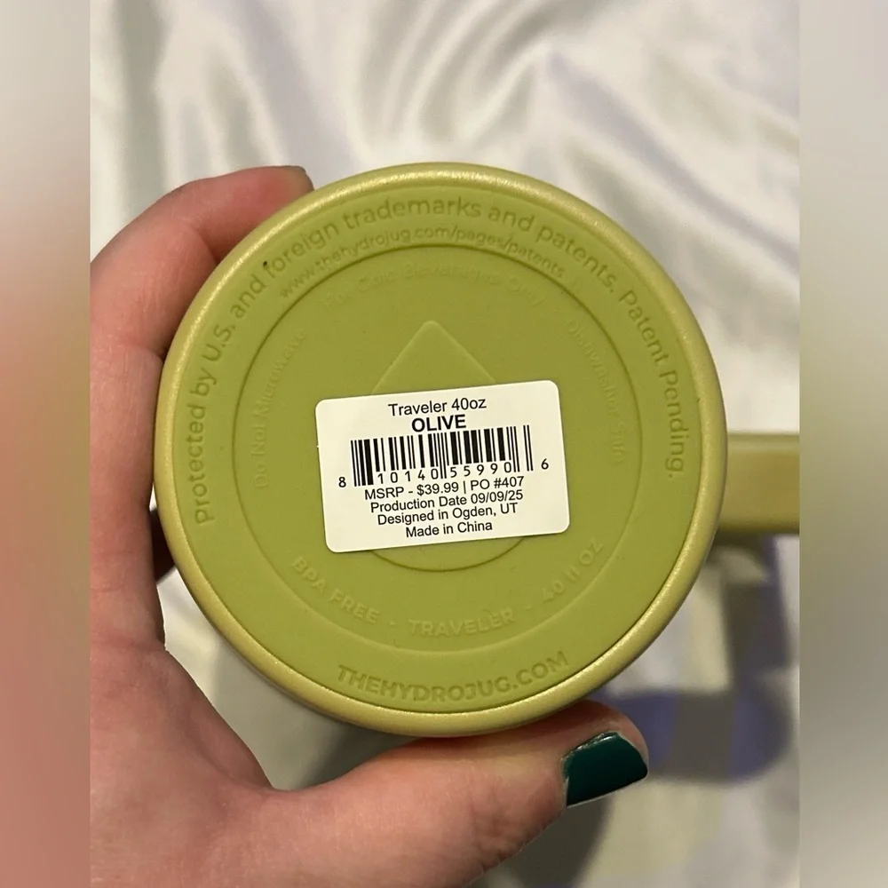 HydroJug Traveler 40oz in Olive NWT - Picture 4 of 6